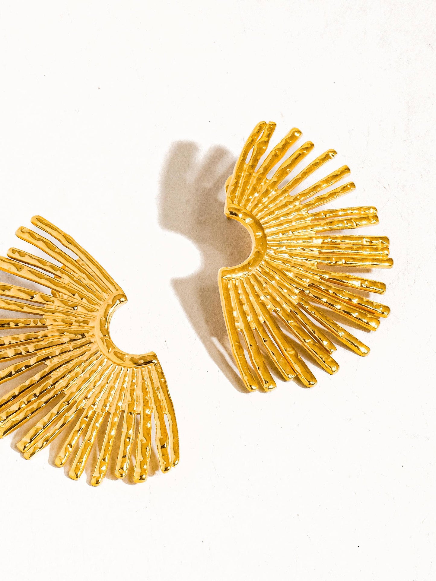 Bisous 18K Gold Non-Tarnish Sunburst Earring