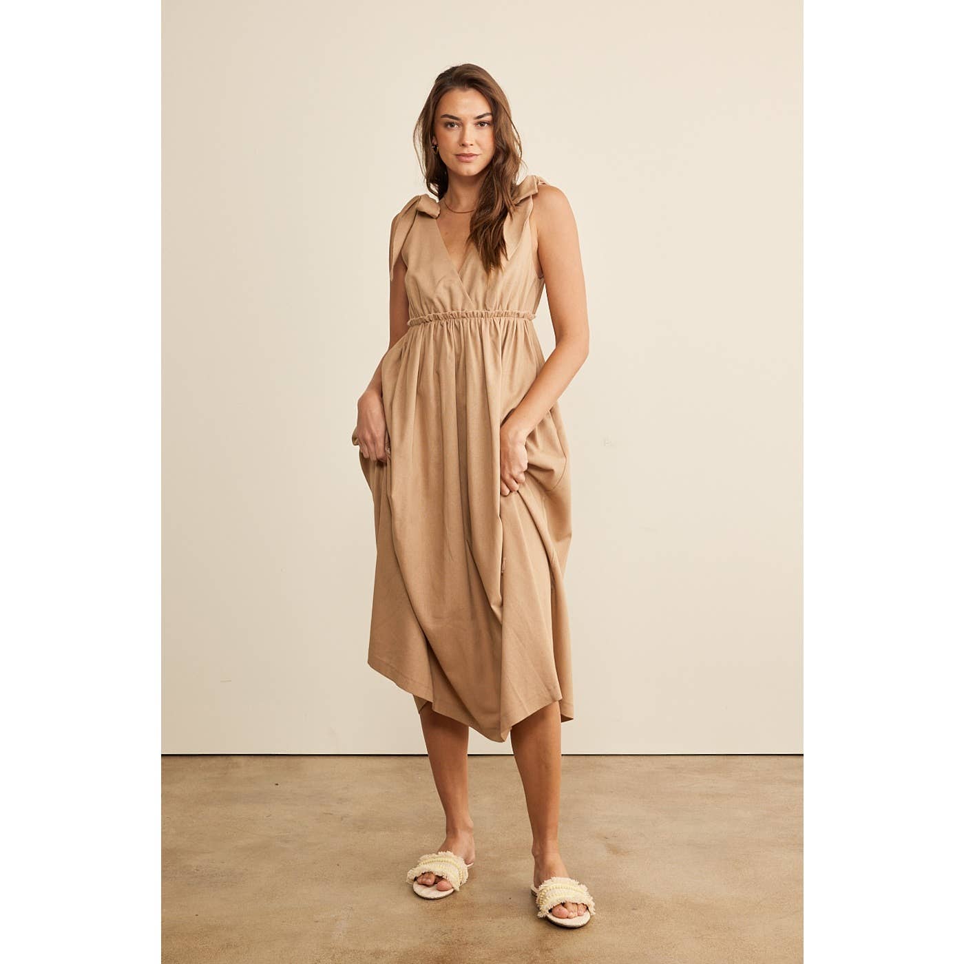 LINEN BLENDED SHOULDER TIE MIDI DRESS
