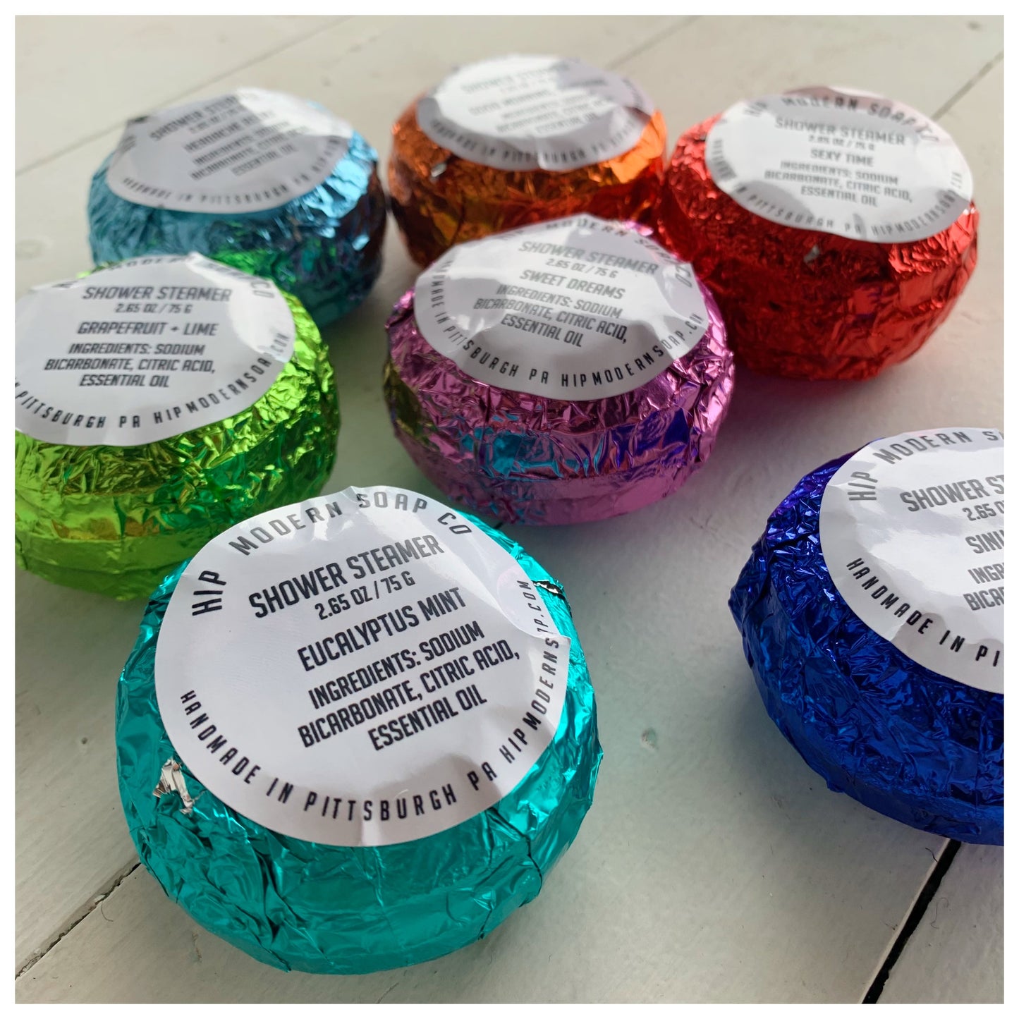 Colored bath bombs