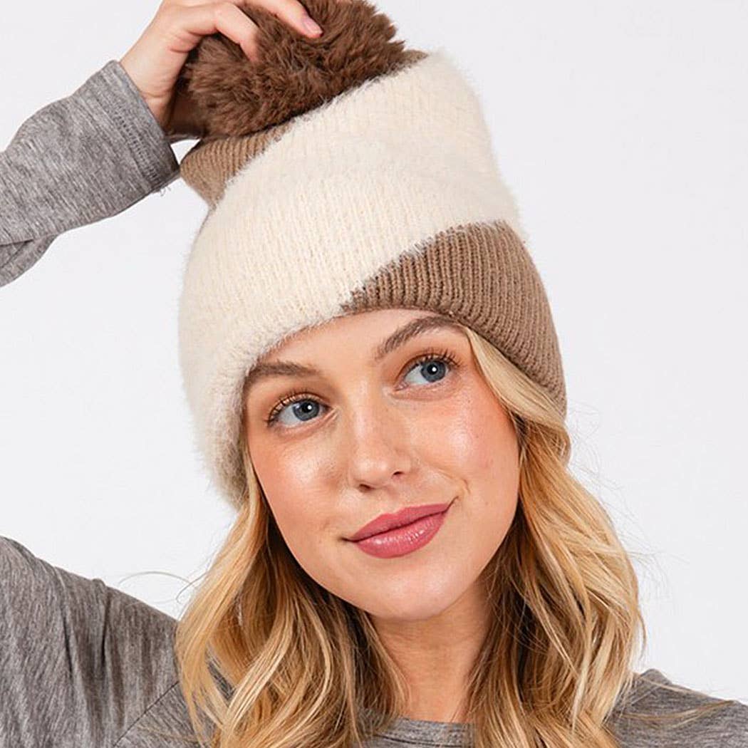 Fuzzy Detailed Fleece Pom Pom Beanie