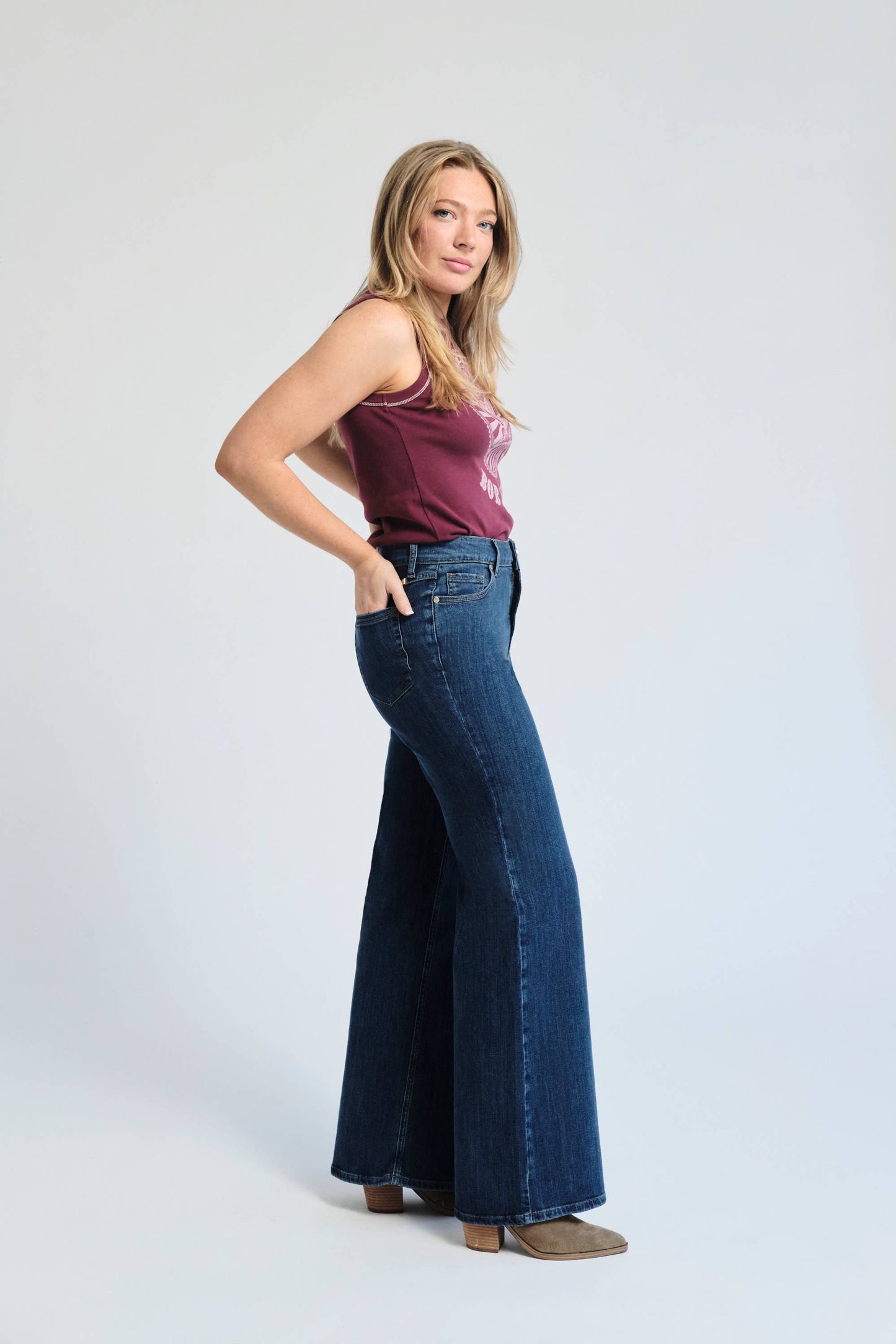 32" Slim Wide Leg Jean in Bae