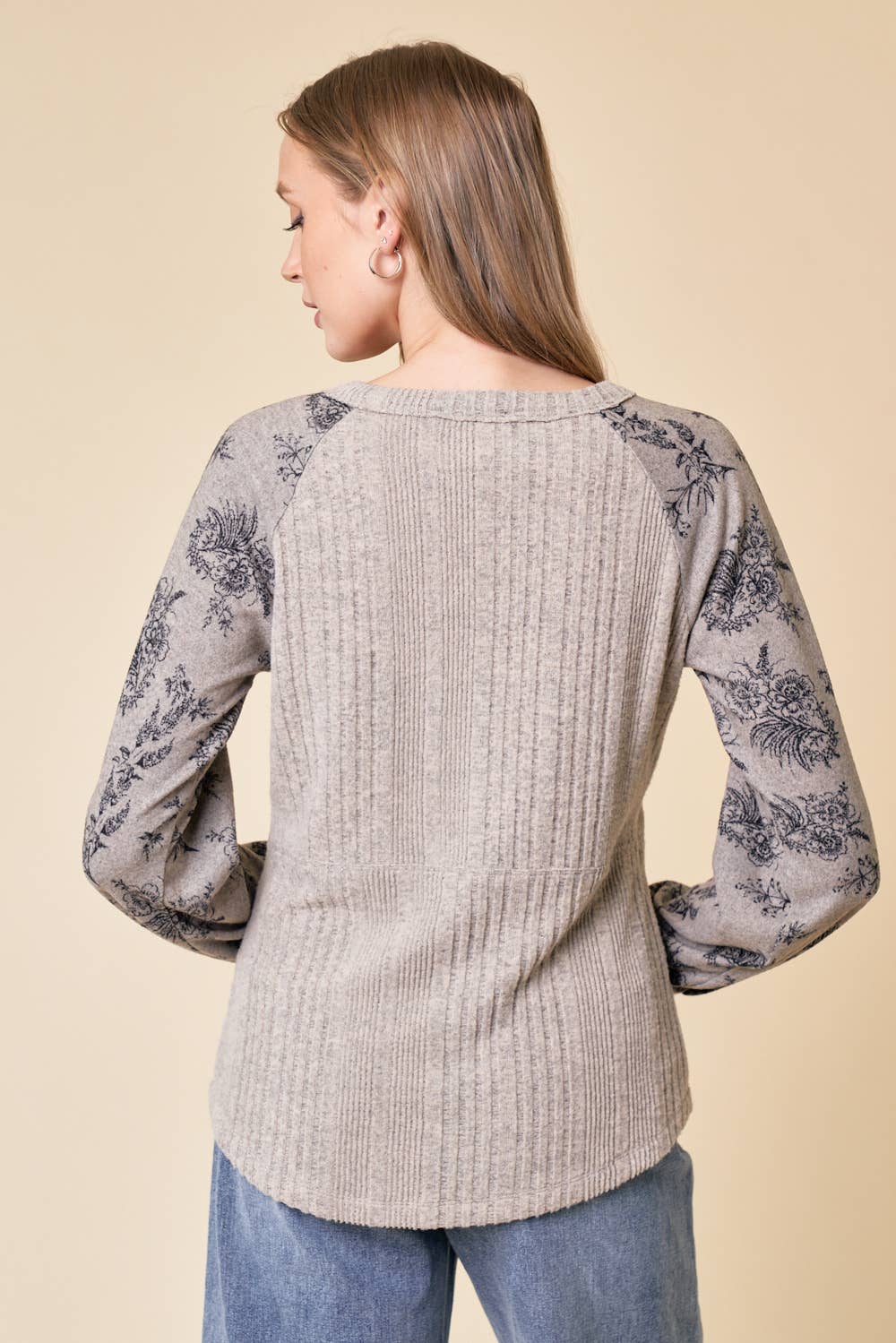 FLORAL SLEEVE HENLEY KNIT TOP