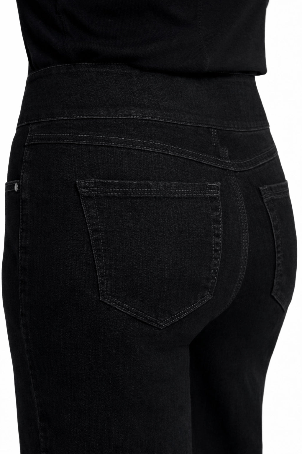 30'' Wide Leg Jean w/ Extended Waistband in Black