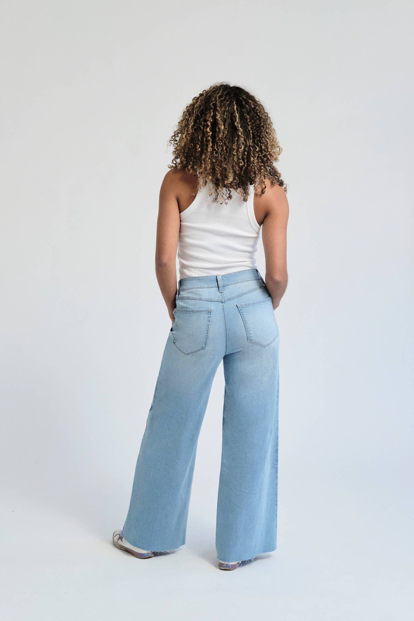 28" Cropped Wide Leg Jean w/ Tuxedo Side Seam in Atlas