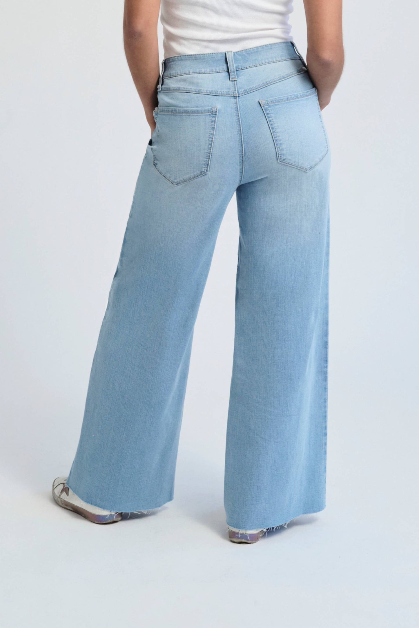 28" Cropped Wide Leg Jean w/ Tuxedo Side Seam in Atlas