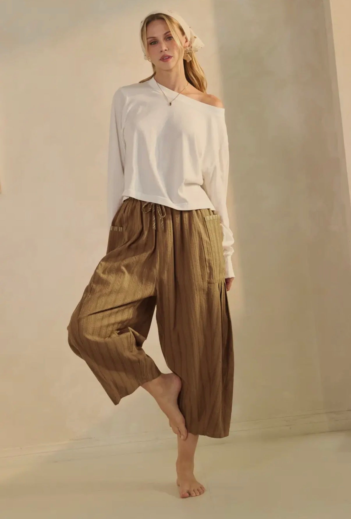 Textured Crop Pants