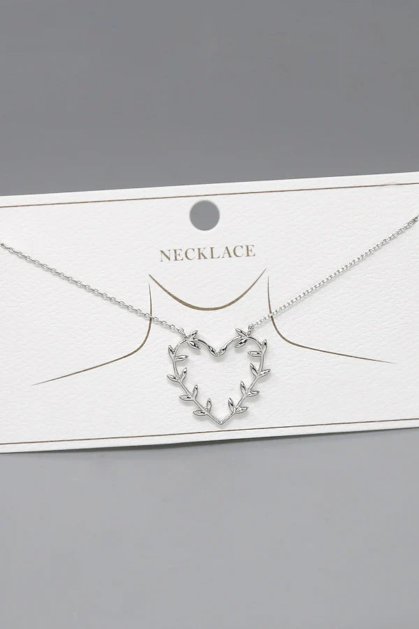 Heart Pendant Short Necklace