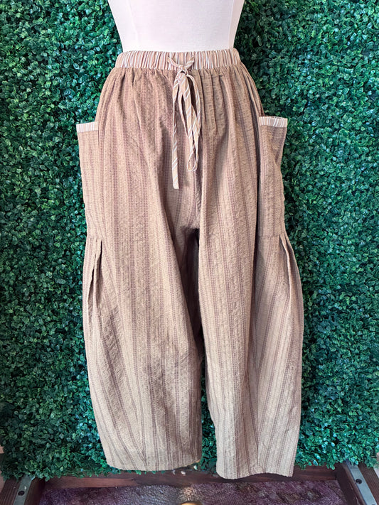 Textured Crop Pants