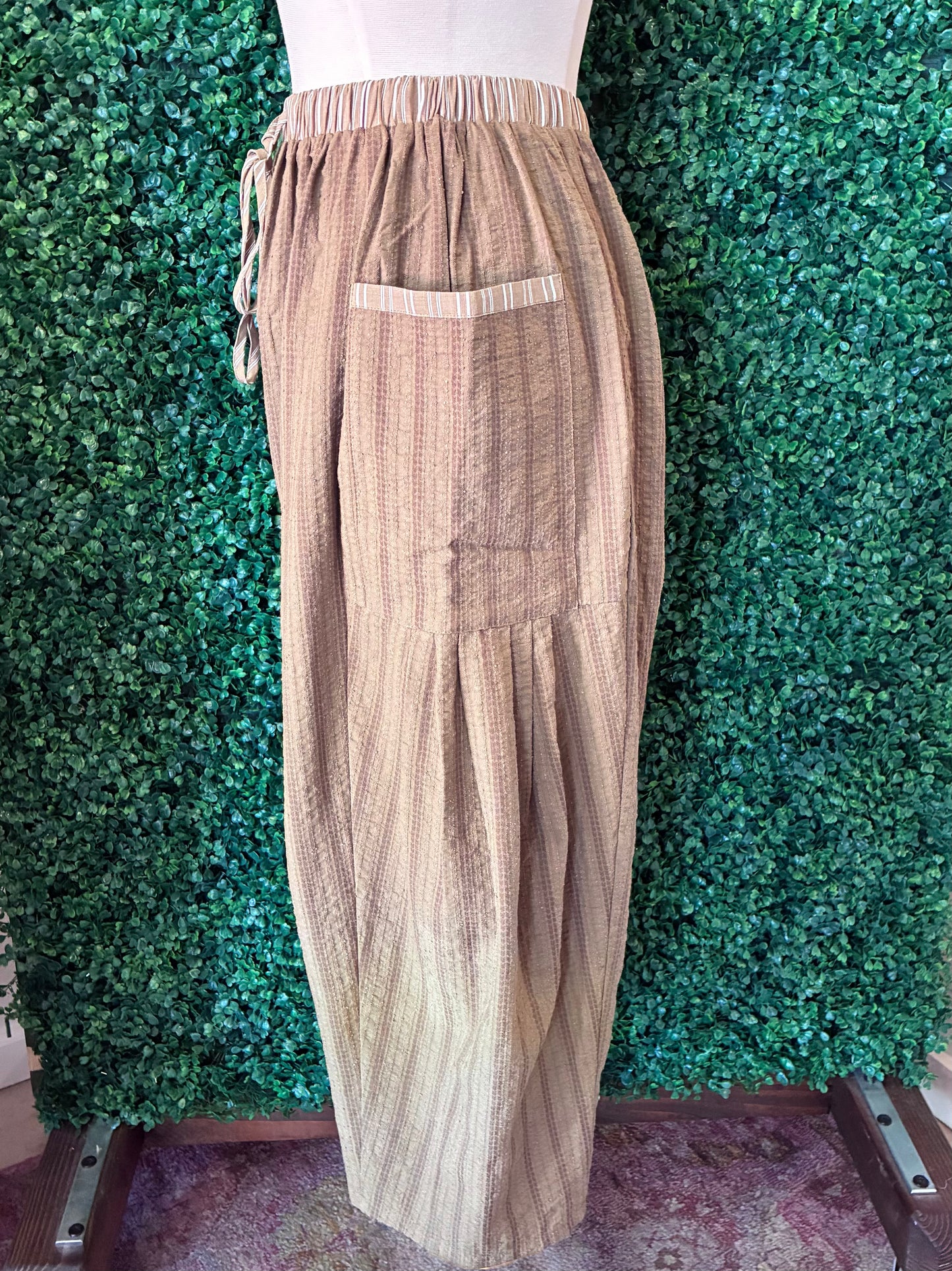 Textured Crop Pants