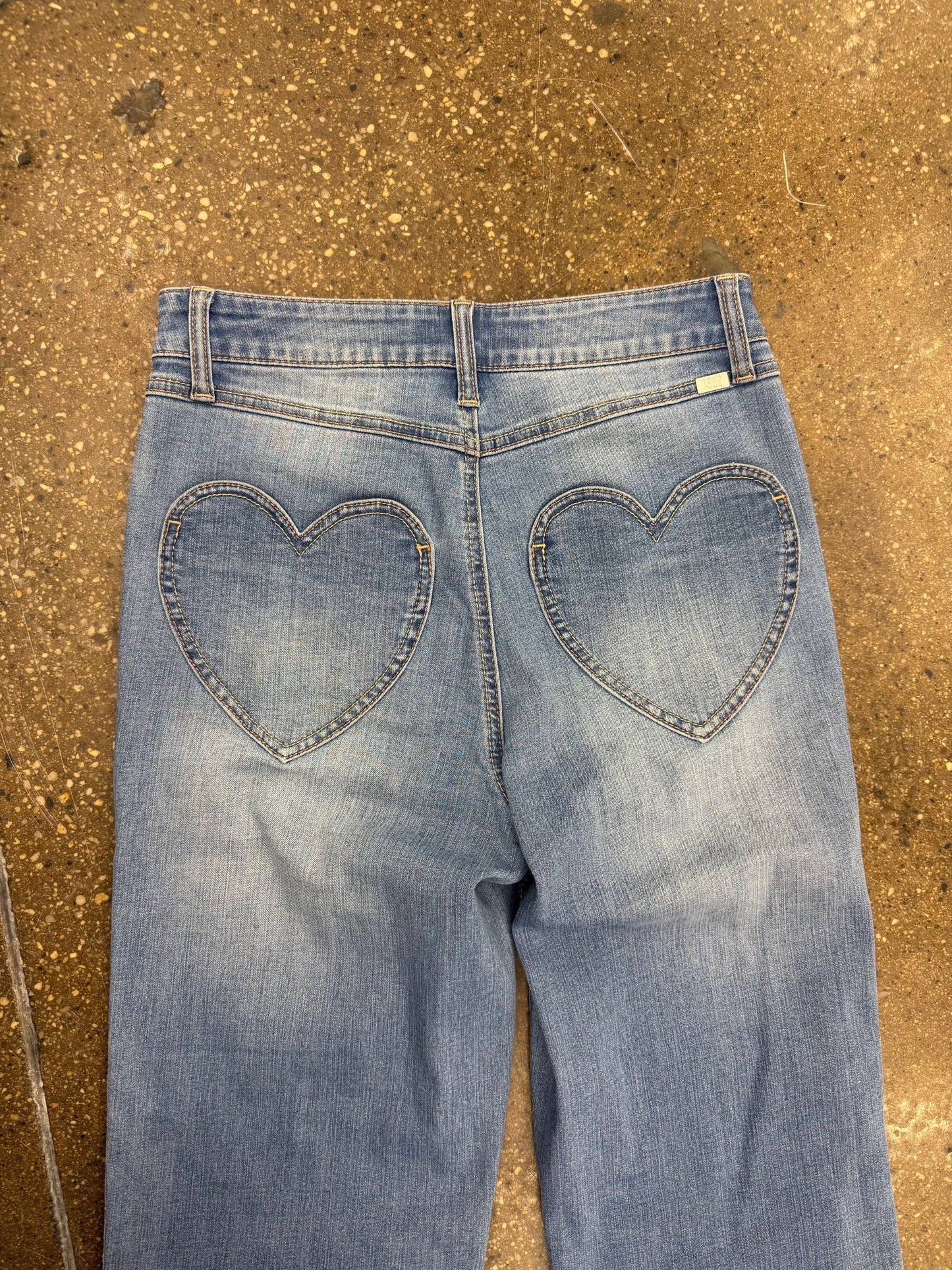 28.5" Straight Leg Jeans w/ Heart Shaped Back Pockets 💗