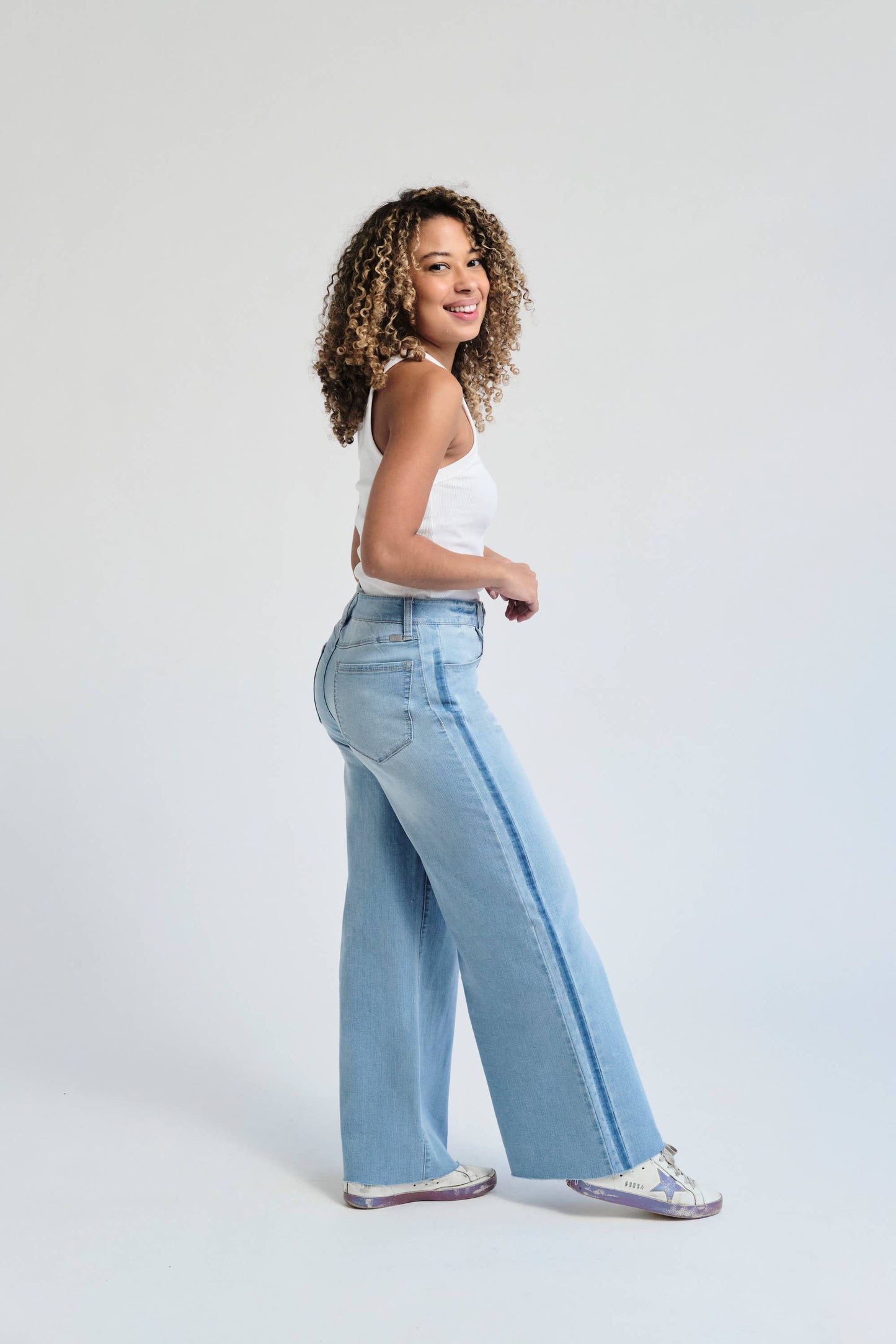 28" Cropped Wide Leg Jean w/ Tuxedo Side Seam in Atlas