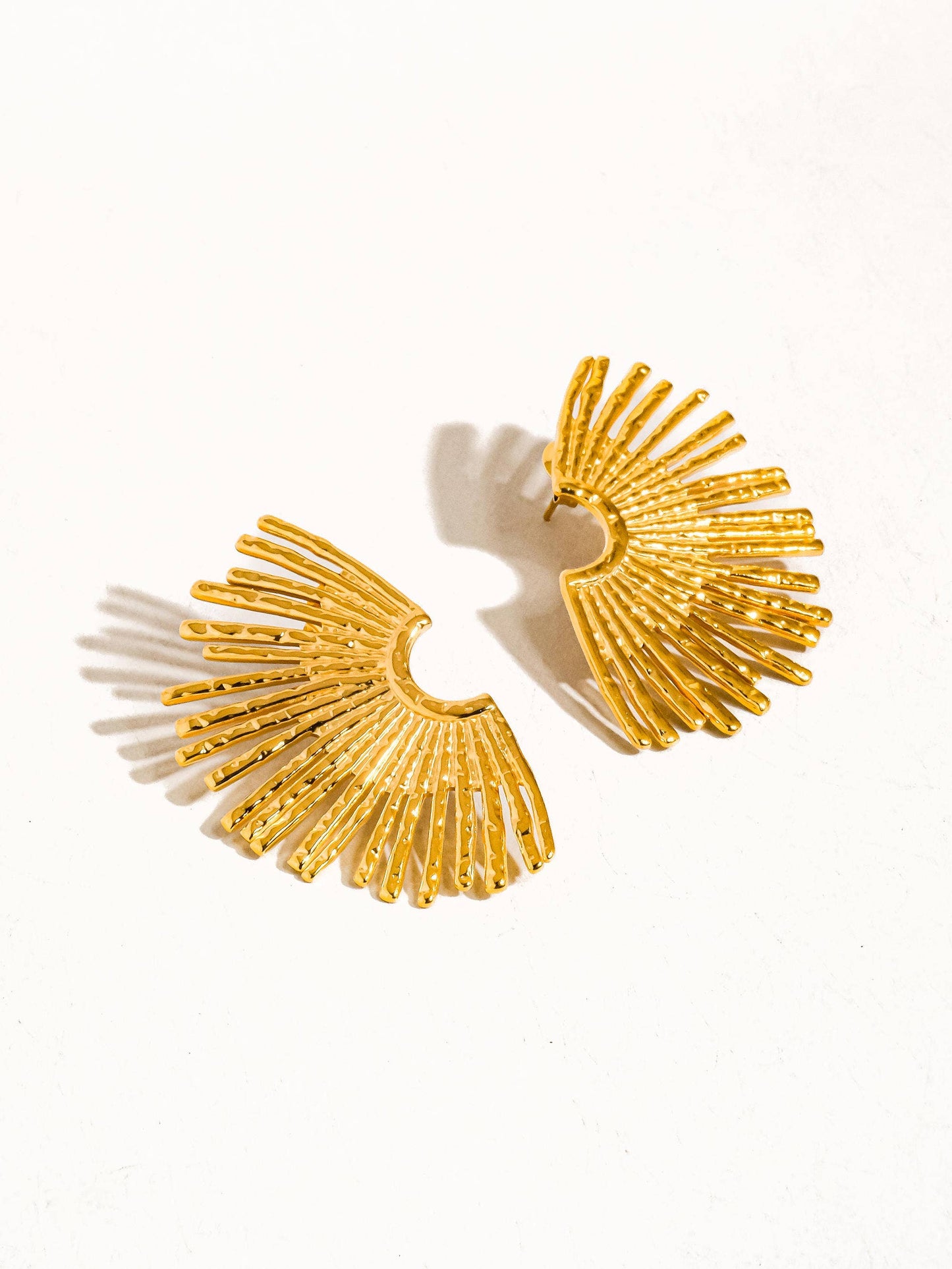 Bisous 18K Gold Non-Tarnish Sunburst Earring